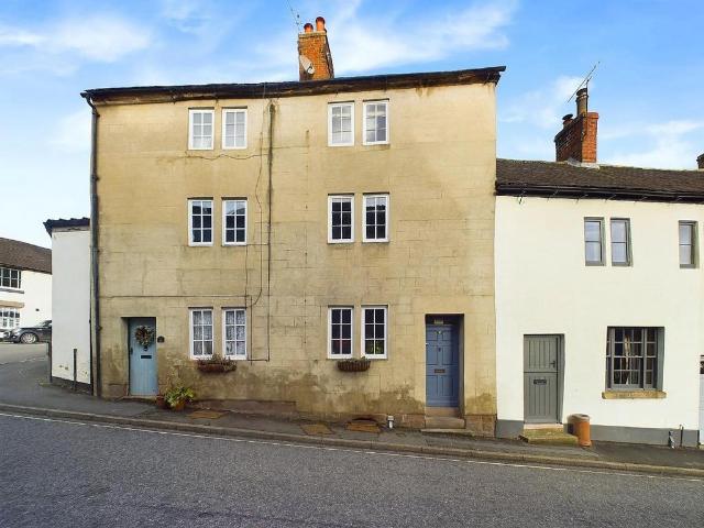 House for sale in Froggatt, East Midlands