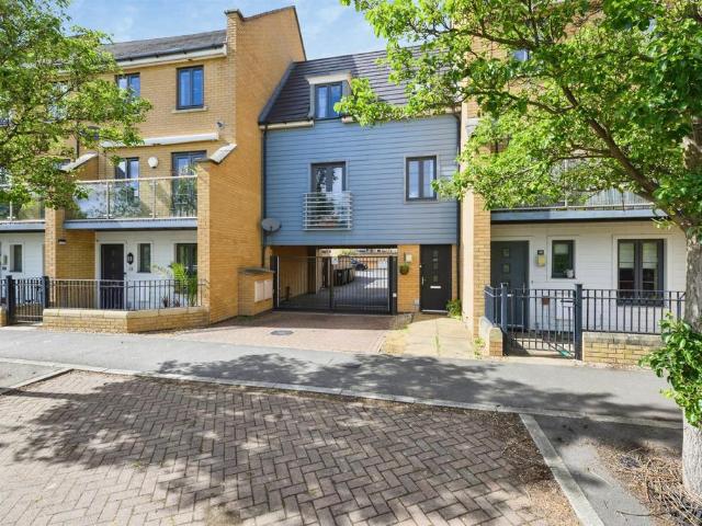 House for sale in Hampton Vale, Peterborough