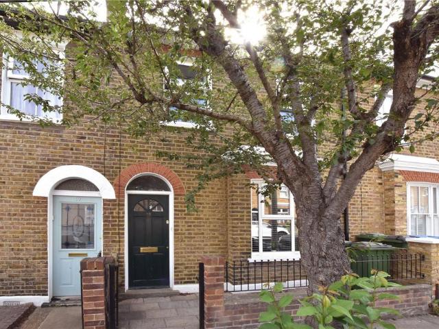 House for sale in East Greenwich, Greater London
