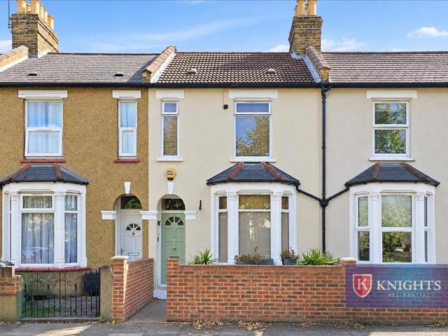 House for sale in Upper Edmonton, Greater London