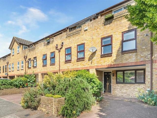 House for sale in Manor Park, Greater London