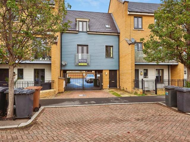 House for sale in Hampton Vale, Peterborough