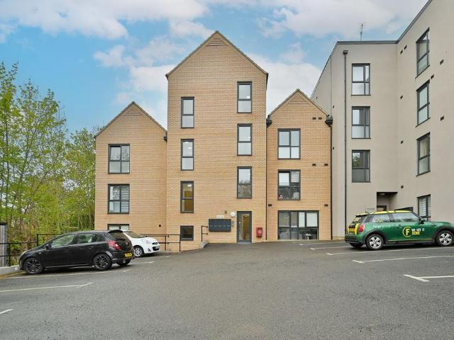 House for sale in Woodhall Farm, Pouchen End