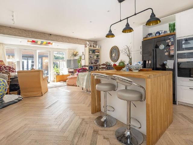 House for sale in Earlsfield, Greater London