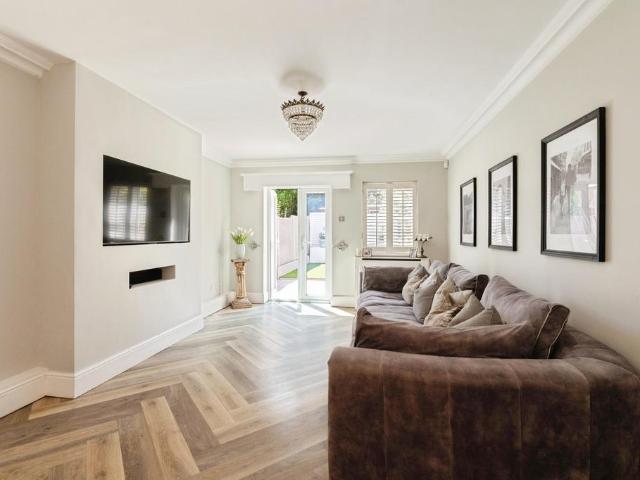 House for sale in Noak Bridge, Essex