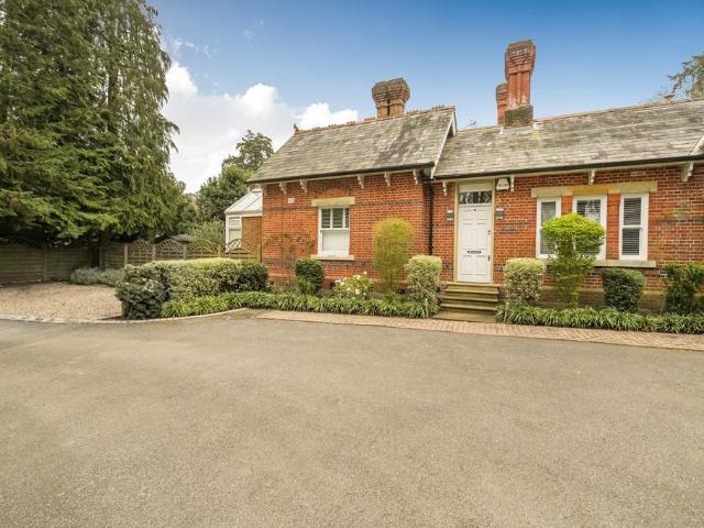 House for sale in Sunninghill and Ascot, South Ascot