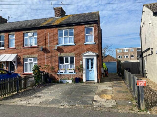 House for sale in Frinton and Walton, Dale Hill