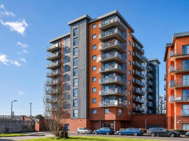 House for sale in Roding Riverside, Greater London