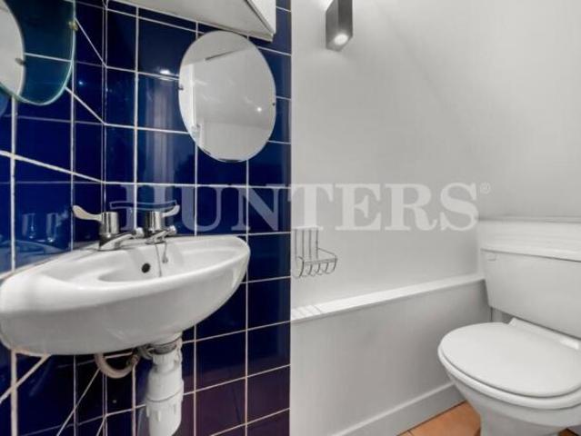 House for sale in Cat Hill