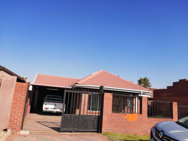 House for sale in Kempton Park