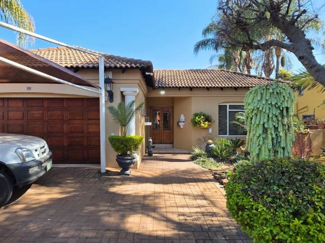 House for sale in Hartbeespoort Dam Nature Reserve, North West