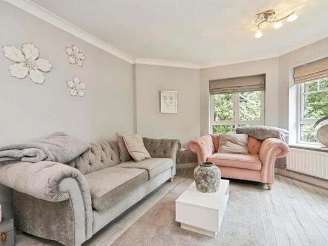 House for sale in Farsley, West Yorkshire