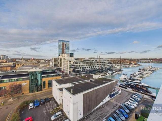 Flat for sale in Green Quarter, Scotland