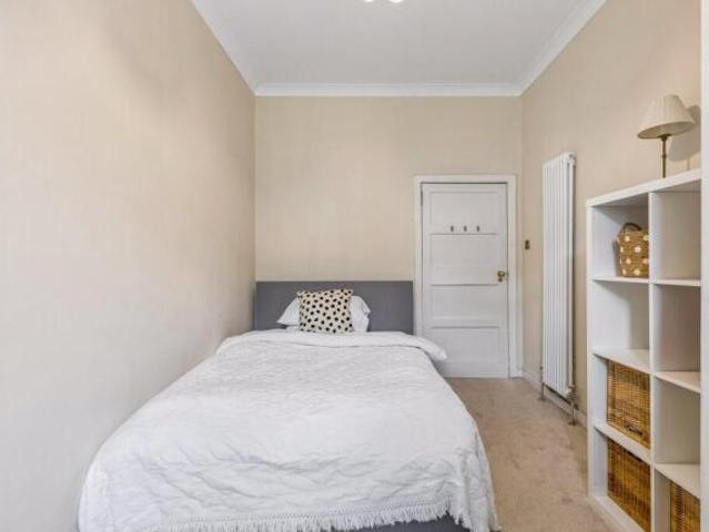 Apartment for sale in Hyndland, Scotland