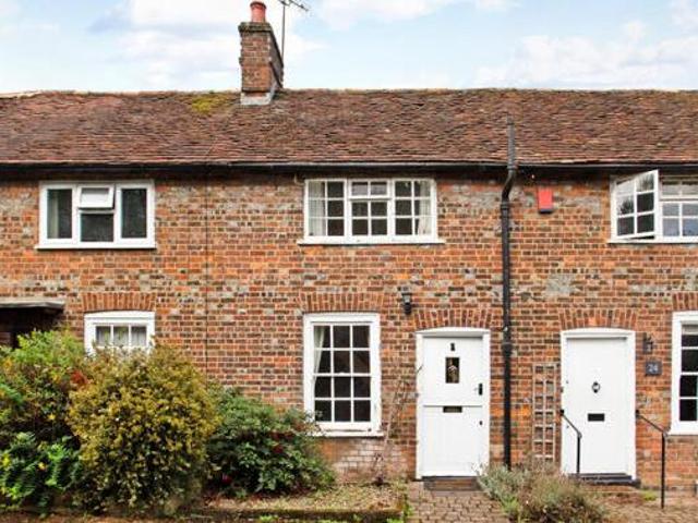 House for sale in Hatching Green, Five Acres