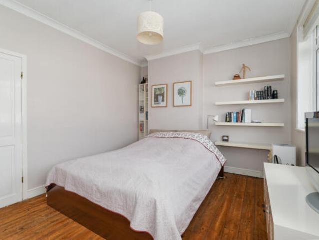 House for sale in Cat Hill