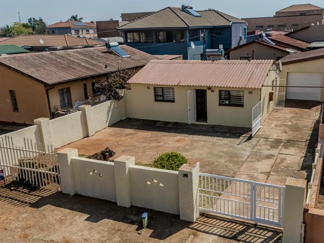House for sale in Lenasia, Gauteng