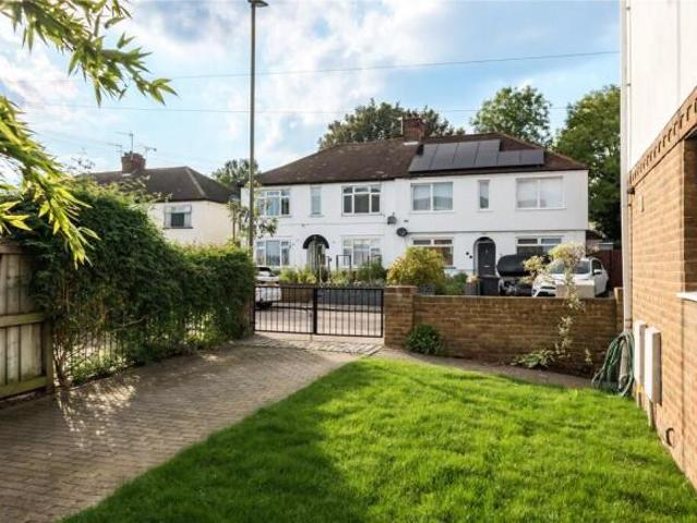 House for sale in Cat Hill