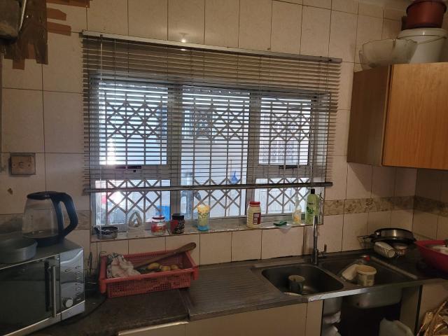 House for sale in Chatsworth, Kwazulu-natal