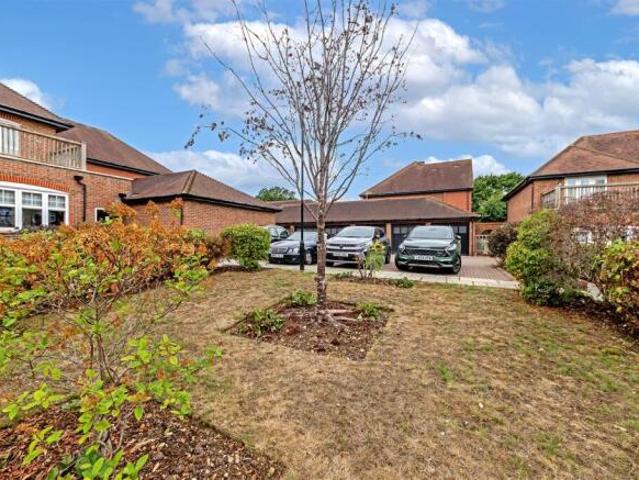 House for sale in King Harry Park, St Albans