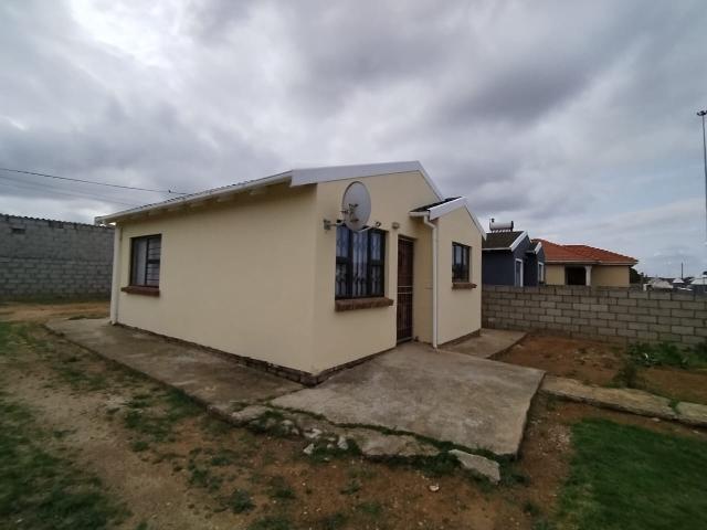House for sale in Motherwell, Eastern Cape