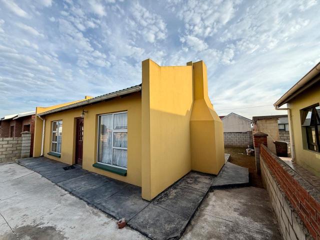 House for sale in Motherwell, Eastern Cape