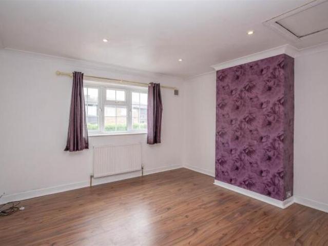 House for sale in Pilgrims' Hatch, Navestock Side