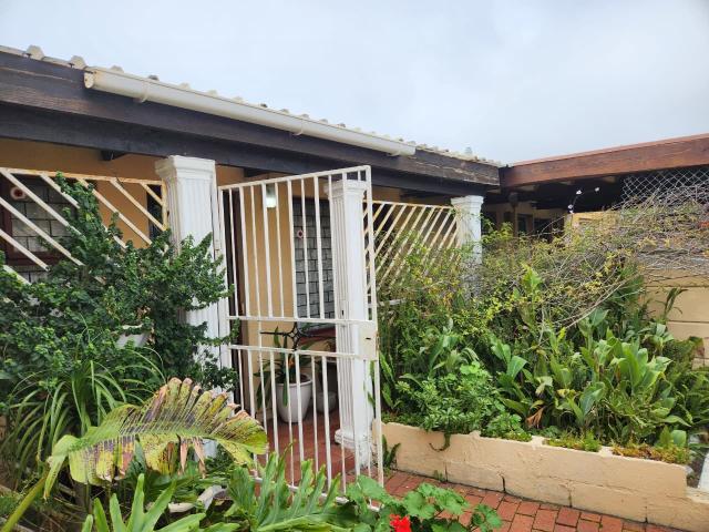 House for sale in Mitchells Plain, Western Cape
