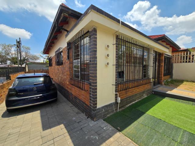 House for sale in Vosloorus, Gauteng
