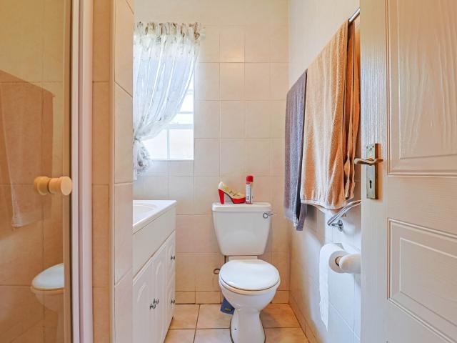 House for sale in Hartbeespoort Dam Nature Reserve, North West
