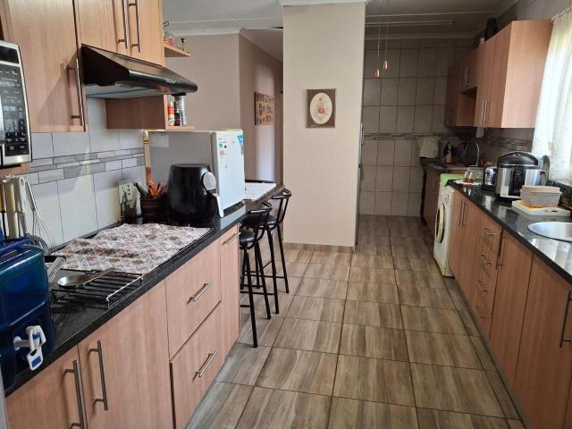 House for sale in Hartbeespoort Dam Nature Reserve, North West
