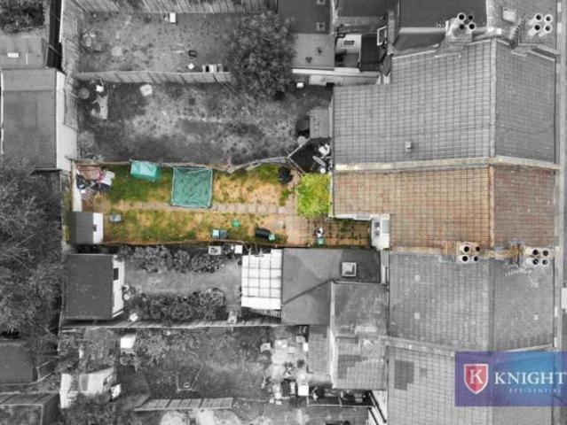 House for sale in Cat Hill