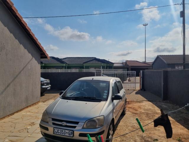 House for sale in Diepkloof, Vosloorus