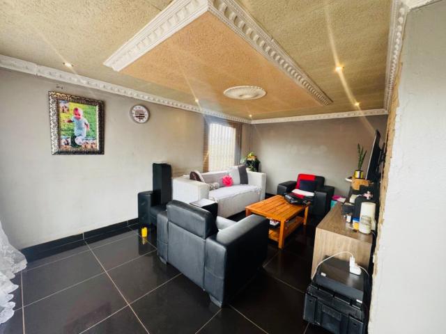 House for sale in Vosloorus, City of Ekurhuleni Metropolitan Municipality