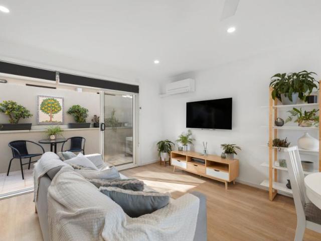 House for sale in Glen Huntly, Melbourne