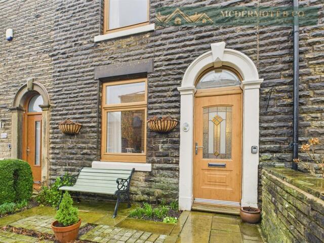 House for sale in Saddleworth, Pendock