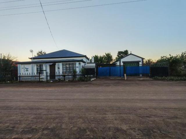 House for sale in Aberdeen, Camdeboo Local Municipality