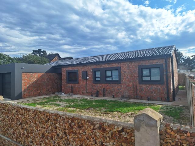 House for sale in Groot Brak Rivier, Western Cape