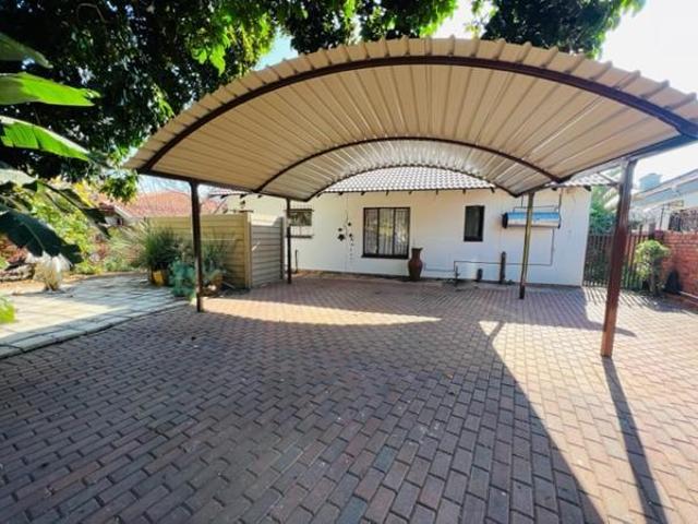 House for rent in Waterkloof, Gauteng