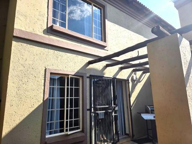 House for rent in Waterkloof, Gauteng