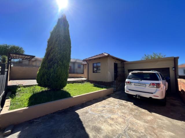 House for sale in Waterkloof, Gauteng