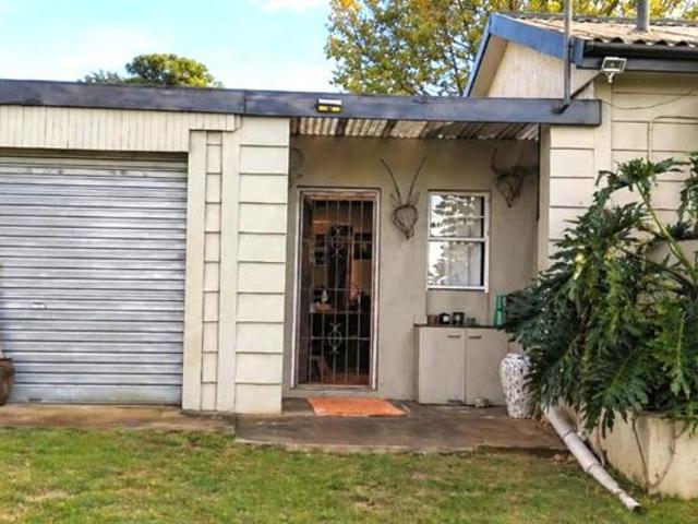House for sale in Bushmans River Mouth, Eastern Cape