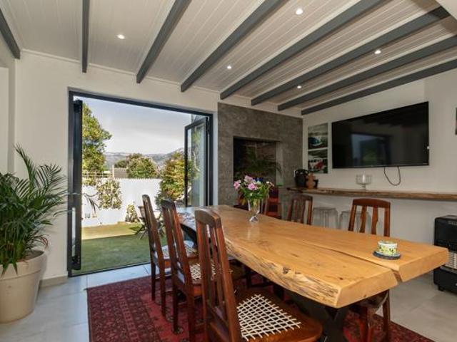 House for sale in Cape Town, Western Cape