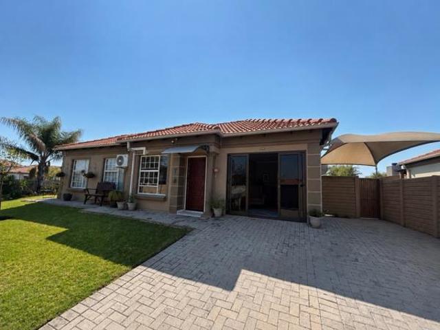House for sale in Hartbeespoort Dam Nature Reserve, North West