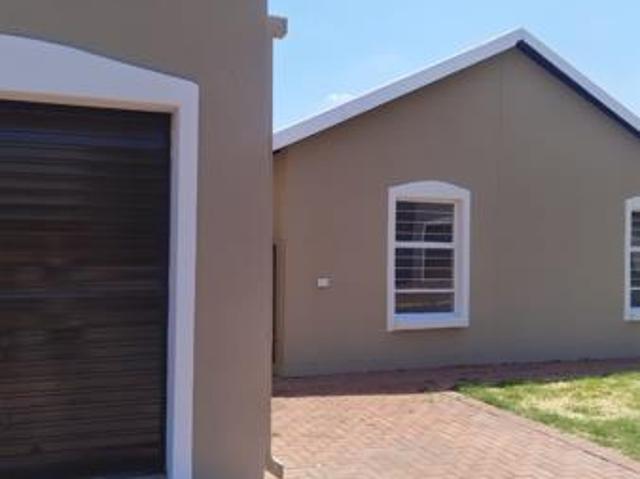 House for sale in Hartbeespoort Dam Nature Reserve, North West