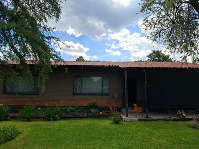 House for sale in Hartbeespoort Dam Nature Reserve, North West