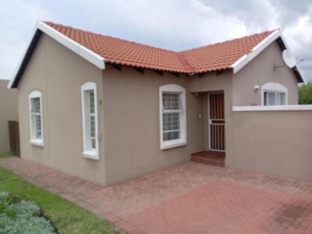 House for sale in Hartbeespoort Dam Nature Reserve, North West