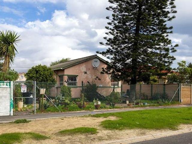 House for sale in Cape Town, Western Cape