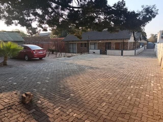 House for rent in Waterkloof, Gauteng