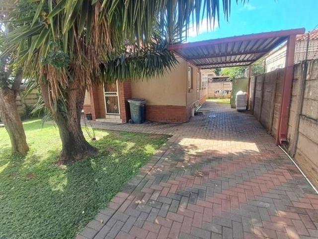 House for rent in Waterkloof, Gauteng